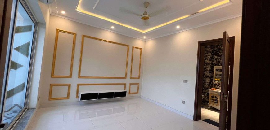 1 Kanal beautiful Bungalow for sale in DHA Phase 7
