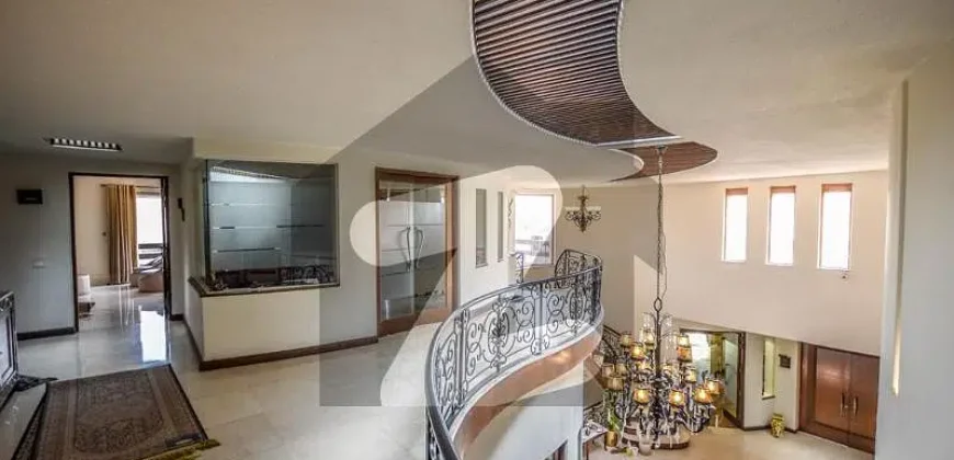 2 KANAL BEAUTIFUL HOUSE FOR SALE IN DHA PHASE 8 EX PARK VIEW LAHORE
