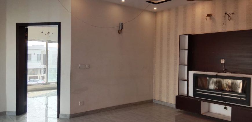 10 Marla house for rent in DHA Phase 8 Eden City