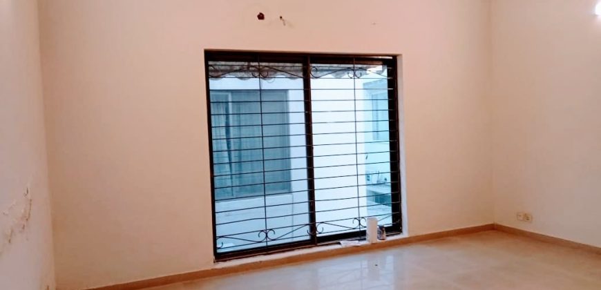 10 Marla beautiful house for rent in DHA phase 8 Ex Park View