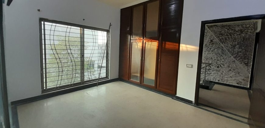 10 Marla upper portion for rent in DHA Phase 8 Eden City