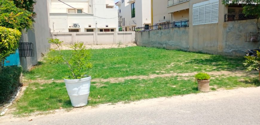 10 Marla residential plot for sale in DHA Phase 8 Ex Air Avenue