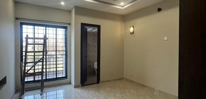 10 Marla upper portion for Rent in dha phase 8 Ex Air Avenue