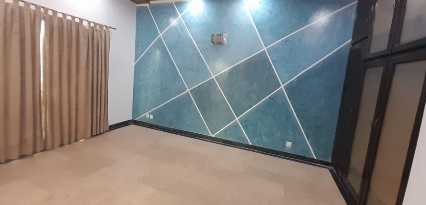 10 Marla upper portion for rent in DHA Phase 8 Eden City