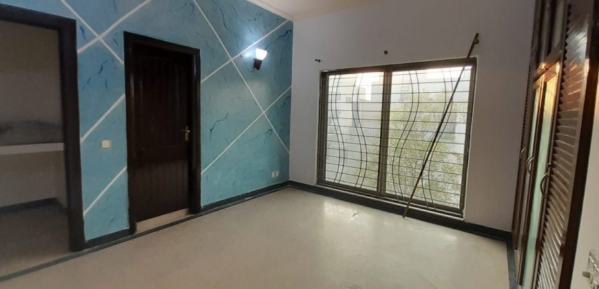 10 Marla upper portion for rent in DHA Phase 8 Eden City