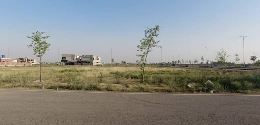 2kanal pair and 1kanal simple total 3 kanal residential plot total for sale in DHA Phase 7 Block Y