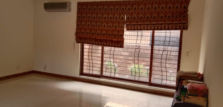 2 Kanal slightly used basement house for sale in DHA Phase 8 Ex Park View