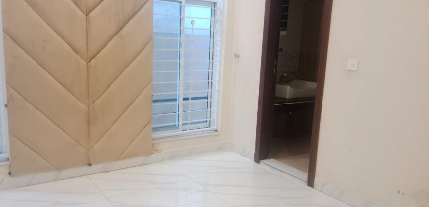 10 Marla house for sale in DHA Phase 8 Ex Air Avenue