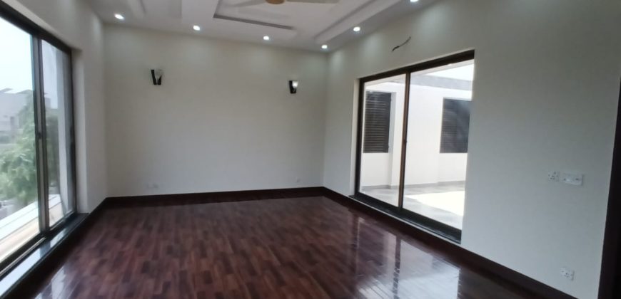 1 Kanal basement house for sale in DHA Phase 8 Eden City