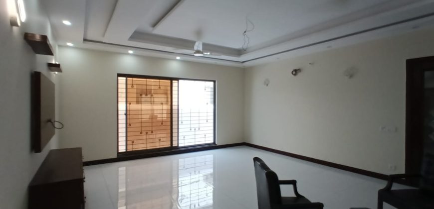 1 Kanal basement house for sale in DHA Phase 8 Eden City