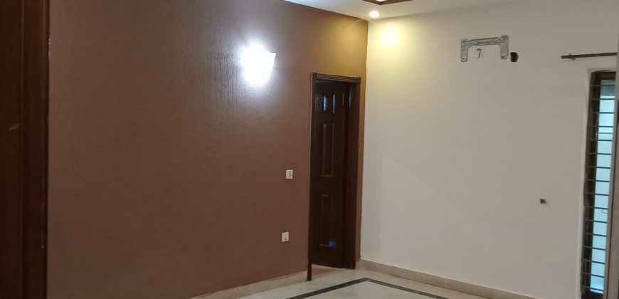 1 Kanal Modern Design house for rent in Green City