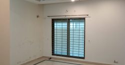 1 Kanal Modern Design house for rent in Green City