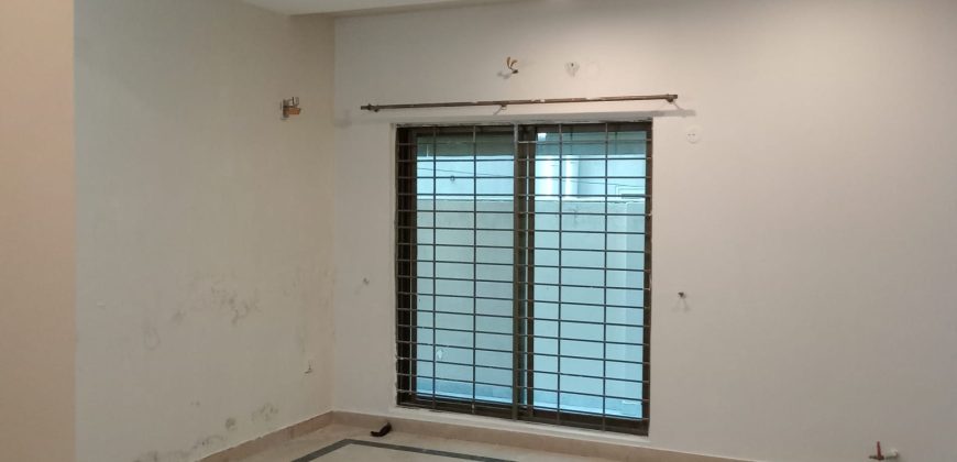 1 Kanal Modern Design house for rent in Green City