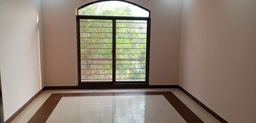 10 Marla upper portion for rent in DHA Phase 8 Eden City