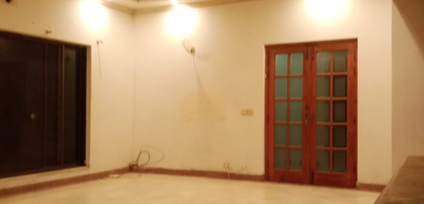 1 Kanal beautiful house for sale in DHA phase 8 Ex Air Avenue