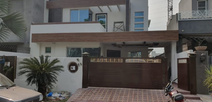 10 Marla house for sale in DHA Phase 8 Ex Air Avenue