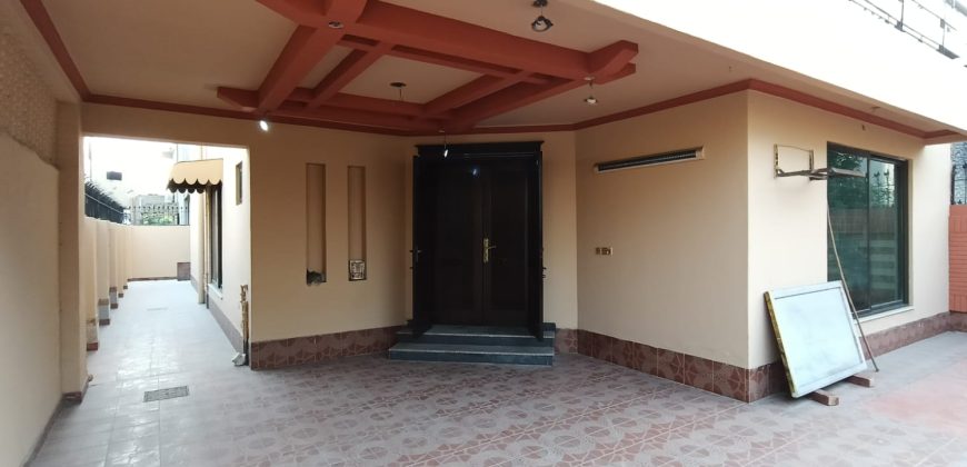 10 Marla house for sale in DHA Phase 8 Ex Air Avenue